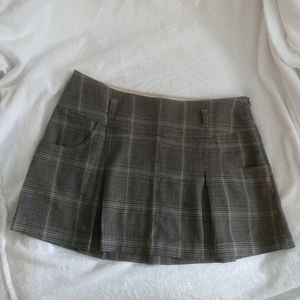 Guess mini skirt side pockets